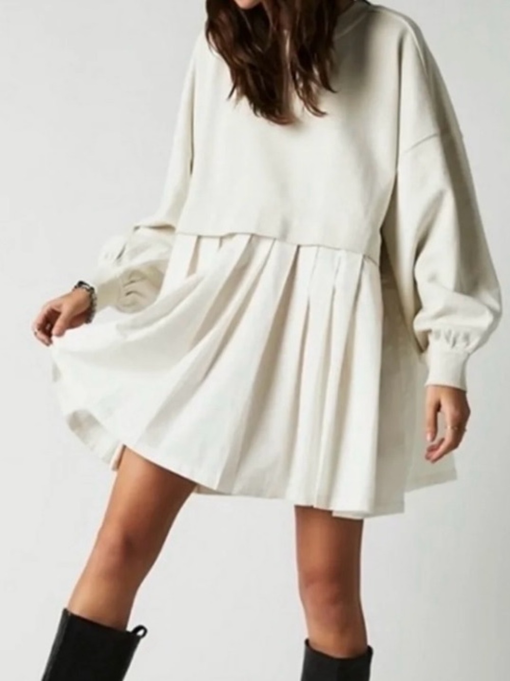 Free People Eleanor Sweatshirt Tunic
Heart Stitching Pleated Dress - M